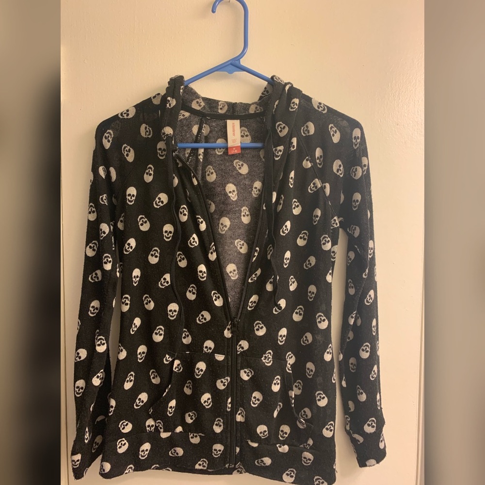 Black skull hoodie